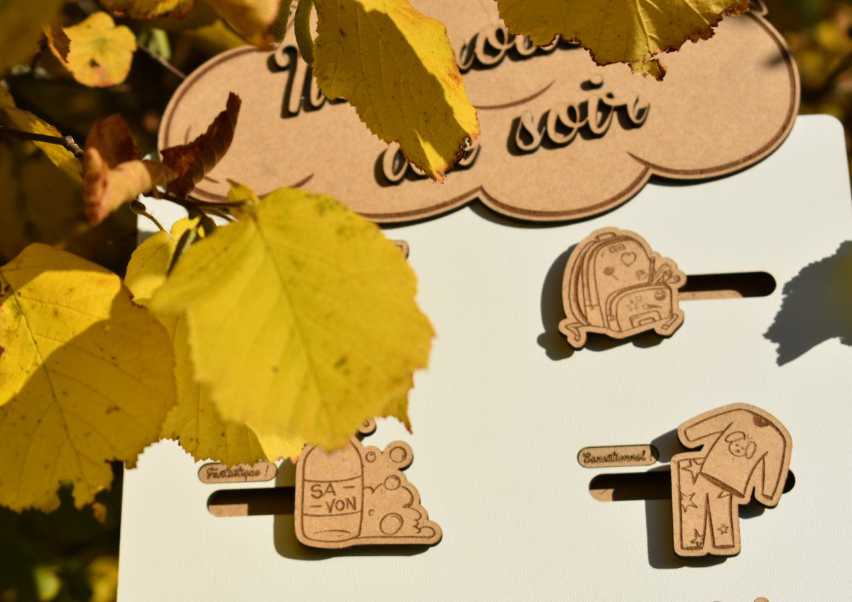 routine-du-soir-en-bois-pictogrammes-enfants-alvana-design Routine du soir en bois personnalisée avec pictogrammes pour enfants, création Alvana Design